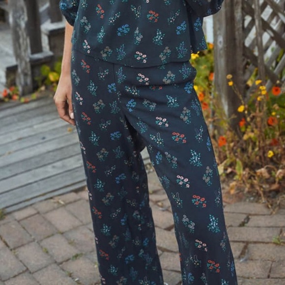 Marine Layer Kiley Floral Pants - Black India Floral Print - Picture 2 of 9